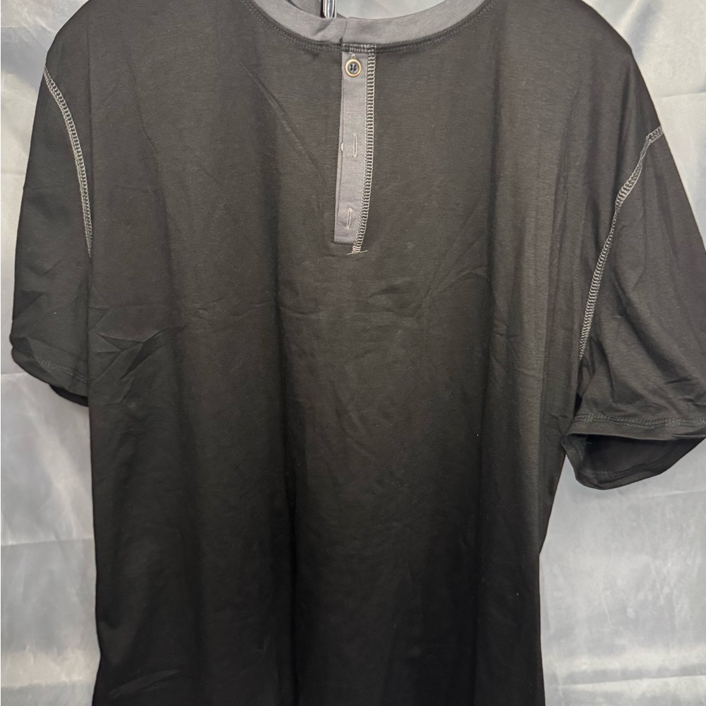 Men's Black Short Sleeve Henley Tee with Contrast Placket